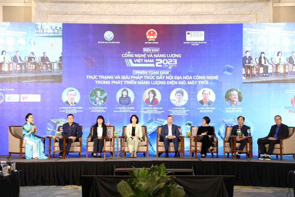 Chính sách, giải pháp công nghệ phát triển điện mặt trời và điện gió tại Việt Nam