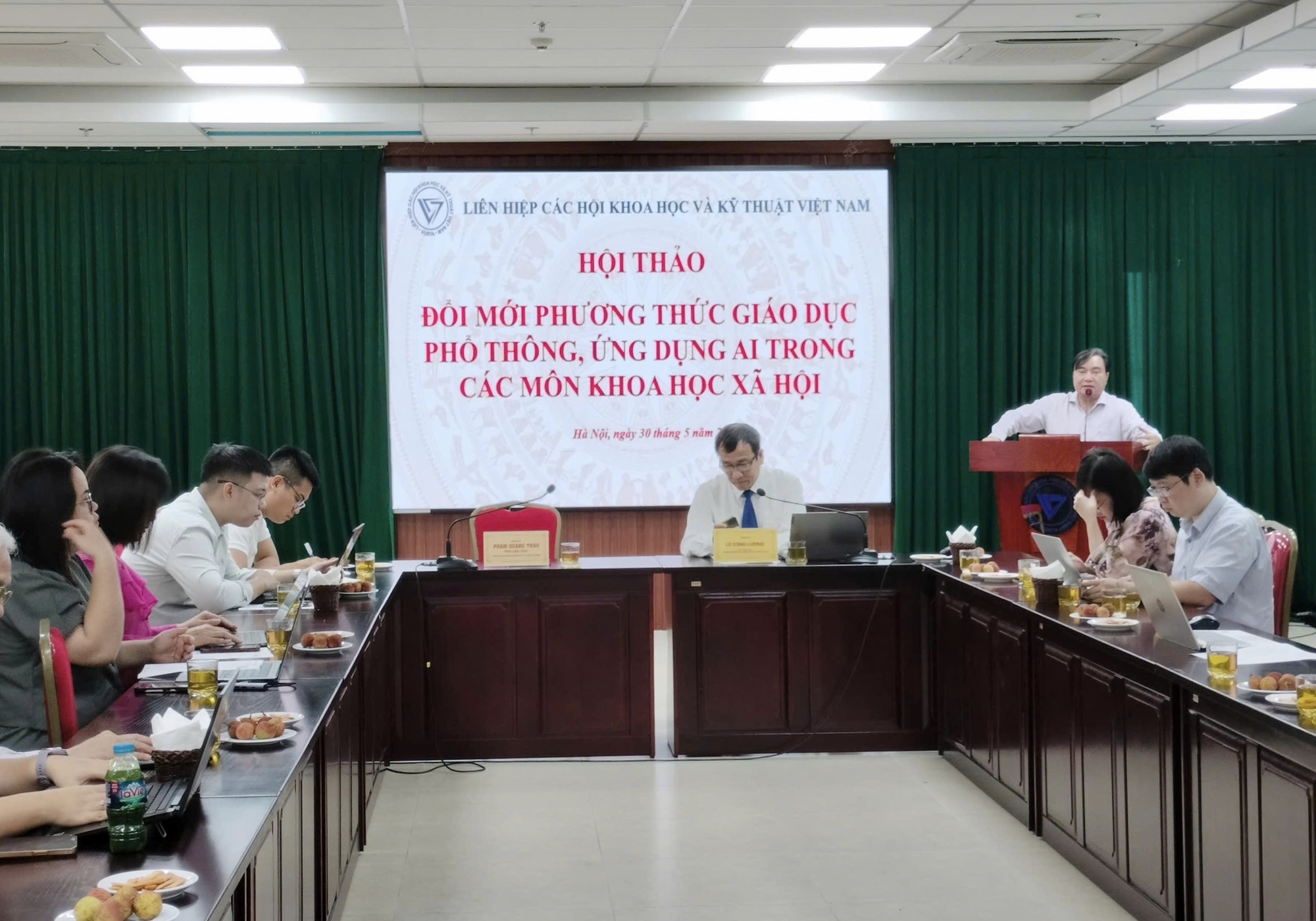 Đổi mới phương thức giáo dục phổ thông, ứng dụng AI trong môn khoa học xã hội