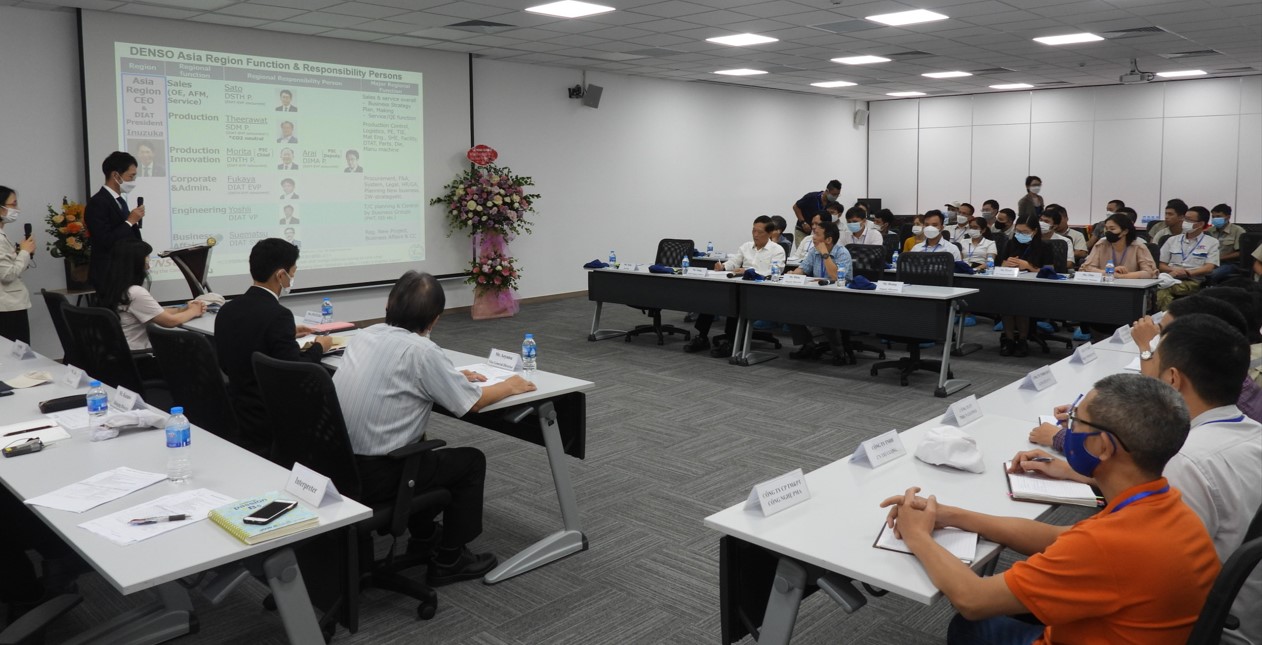 Thứ trưởng Bộ Khoa học và Công nghệ Trần Văn Tùng thăm và làm việc với Công ty TNHH Denso Việt Nam