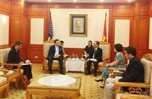 Bộ trưởng Huỳnh Thành Đạt tiếp và làm việc với Đại sứ đặc mệnh toàn quyền Hoa Kỳ tại Việt Nam, Marc E.Knapper